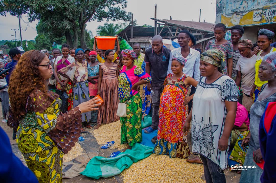 Hausse du prix de maïs à Mbujimayi: Julie Kalenga va à la rencontre de  quelques vendeurs