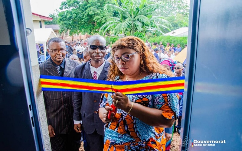 Kasaï oriental : Julie Kalenga inaugure le bâtiment de l’Institut Mobutu 2