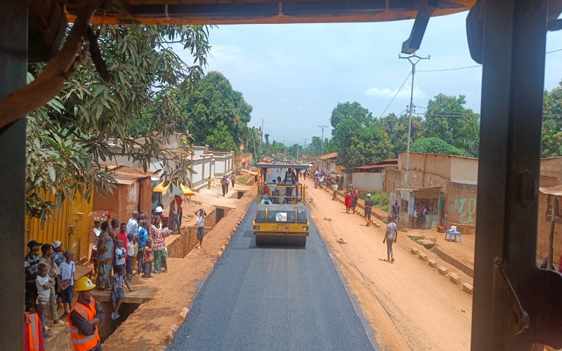Kasaï oriental : début de l’asphaltage de l’avenue Mgr Nkongolo