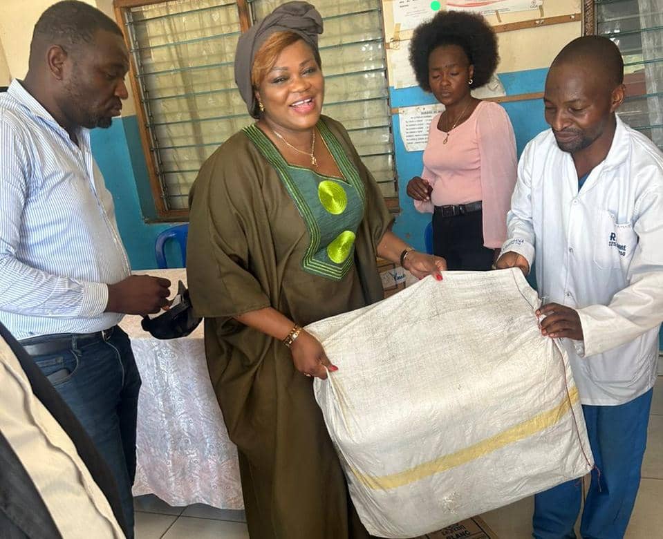Kwango: la Fondation SAREPTA remet des lots de moustiquaires et de savons à deux hôpitaux à Kenge