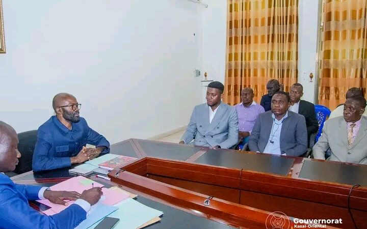 Kasaï oriental : les chefs de divisions de l’administration publique présentent la situation des agents non payés au Gouverneur a.i Ananias Muzadi