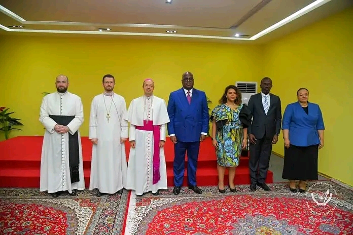 RDC : le président Tshisekedi reçoit les lettres de créance du nonce Apostolique et l’ambassadeur du Zimbabwe