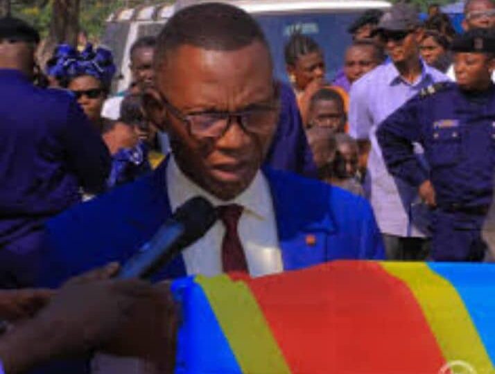 Lomami : le maire de Muene-Ditu Gérard Tshibanda sensibilise ses services à la mobilisation accrue des recettes