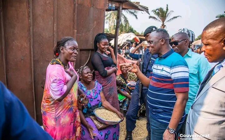 Kasaï oriental : le Gouverneur Jean-Paul Mbwebwa Kapo décrypte la crise du maïs à Mbujimayi