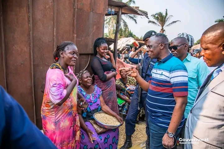 Kasaï oriental : le Gouverneur Jean-Paul Mbwebwa Kapo décrypte la crise du maïs à Mbujimayi