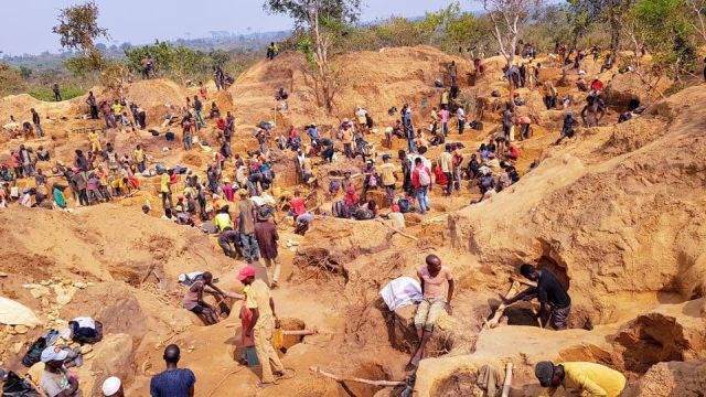 Kasaï oriental : le gouvernement provincial ferme la mine de diamant clandestine de Tshimbui après des accidents mortels