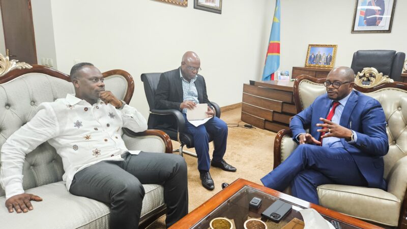 Kinshasa : Jean-Paul Mbuebua Kapo annonce au DG du CEEC la tenue du Forum minier au Kasaï oriental