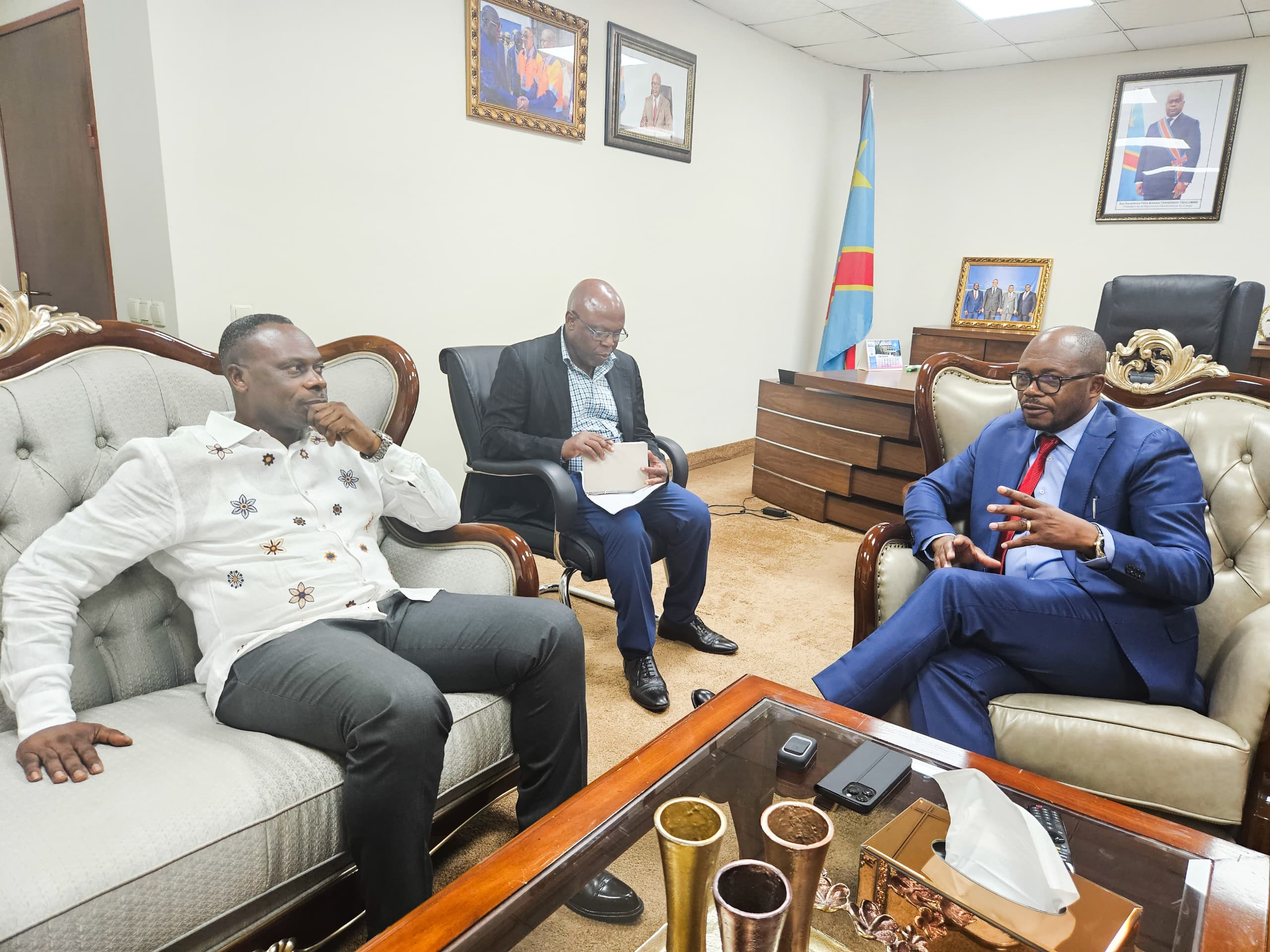 Kinshasa : Jean-Paul Mbuebua Kapo annonce au DG du CEEC la tenue du Forum minier au Kasaï oriental