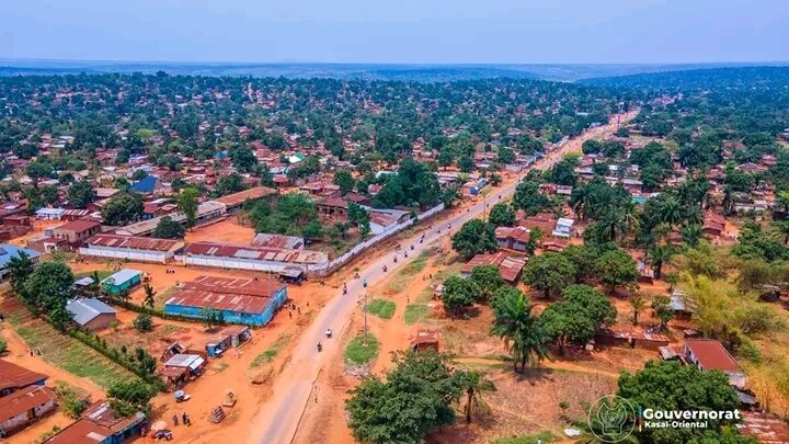 Kasaï oriental : l’élargissement de la RN1, du Rond-point Petrombu au pont Lubilanji se concrétise