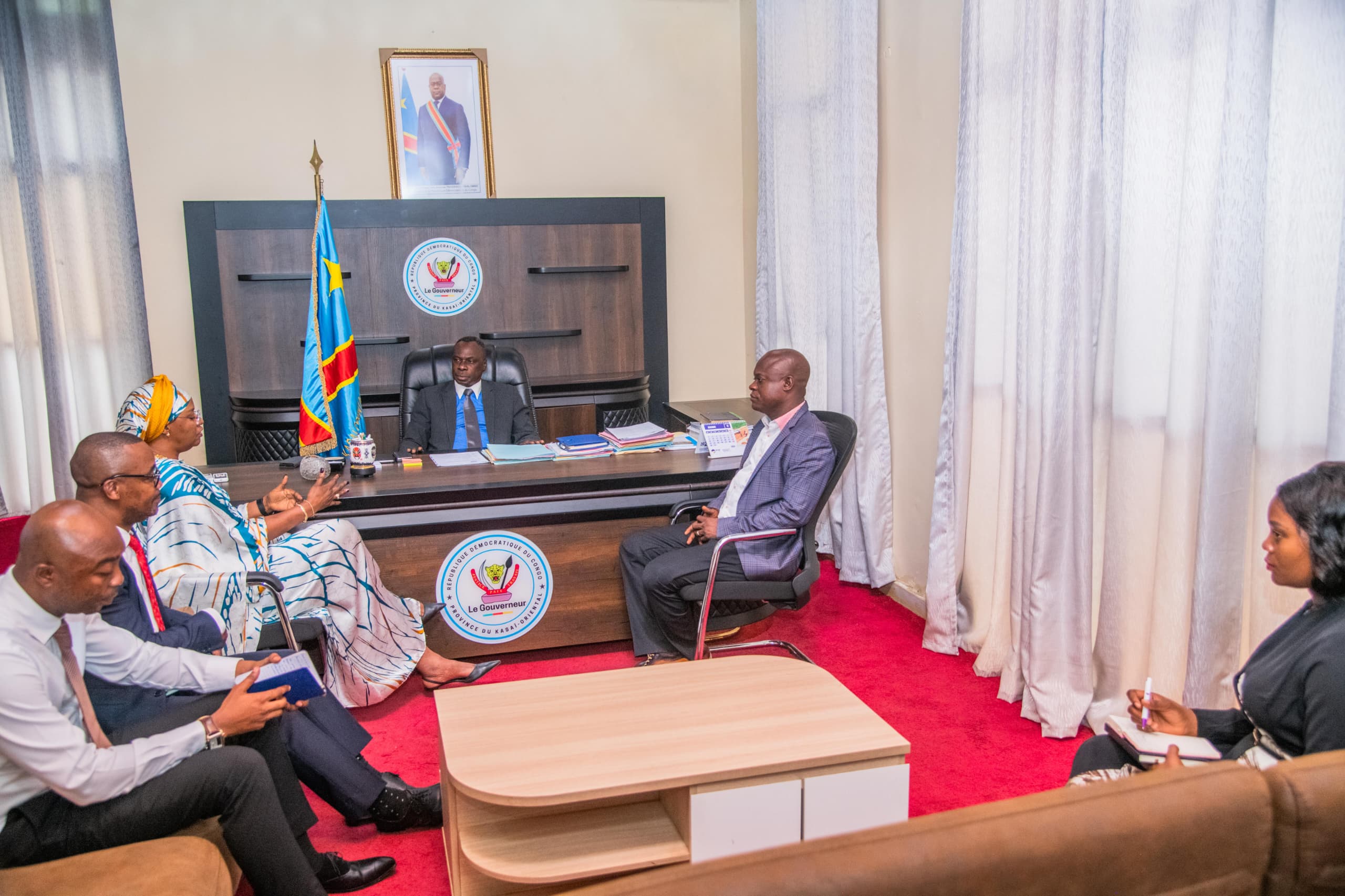 Kasaï oriental:  Professeure Claudine Tshimanga échange avec le gouverneur sur l&rsquo;apport du Fonds de Promotion de la Santé en province