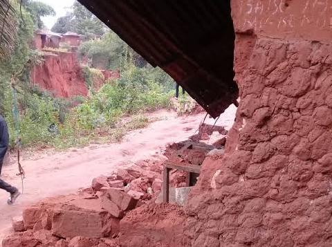 Kasaï oriental : Deux enfants périssent sous un mur écroulé à Bipemba, deux autres grièvement blessés