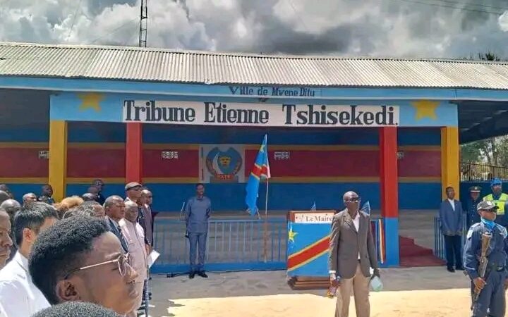 Lomami: la ville de Mwene-Ditu rend hommage à Étienne Tshisekedi avec une tribune inaugurée en son nom