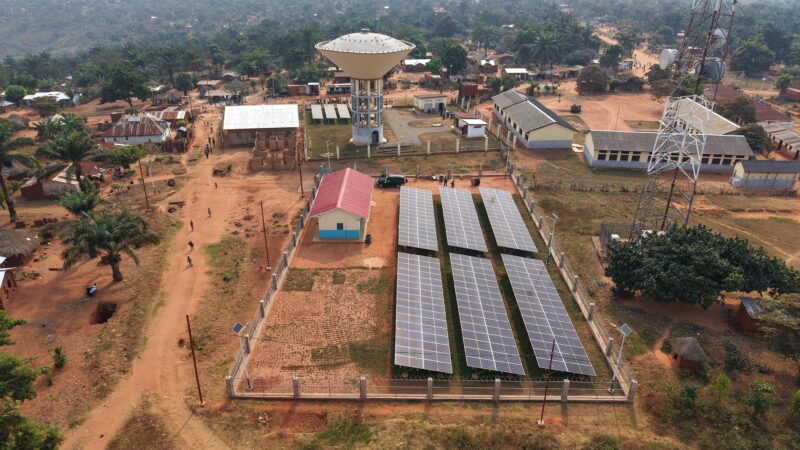 Électricité à Lukalaba : ANSER coupe court aux rumeurs, le raccordement et la consommation restent gratuits durant la phase expérimentale