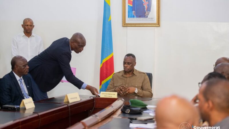 Kasaï oriental : Reprenant officiellement ses fonctions, Jean-Paul Mbwebua Kapo appelle à l’unité pour le développement de la province