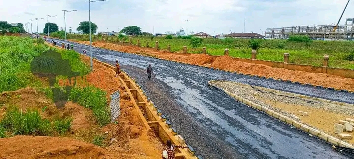 Kasaï Central : Safrimex accélère les travaux d’asphaltage de la RN1 à kananga