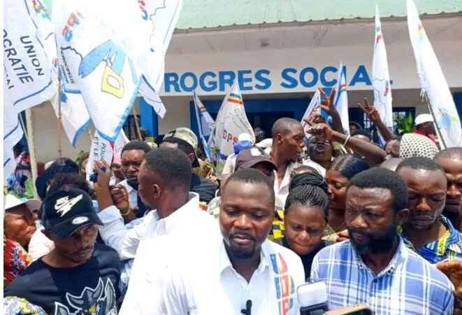 Kasaï oriental : bras de fer entre  députés motionnaires  et l’UDPS autour du gouverneur Mbwebwa Kapo