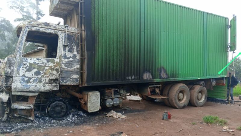 Ituri : un policier tué et un véhicule incendié par les ADF à Kamagolo