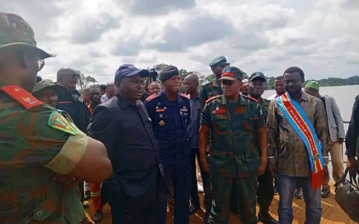 Kasaï Central : Le Gouverneur Joseph-Moïse Kambulu en mission de renforcement de la sécurité et de la cohésion sociale à Luiza