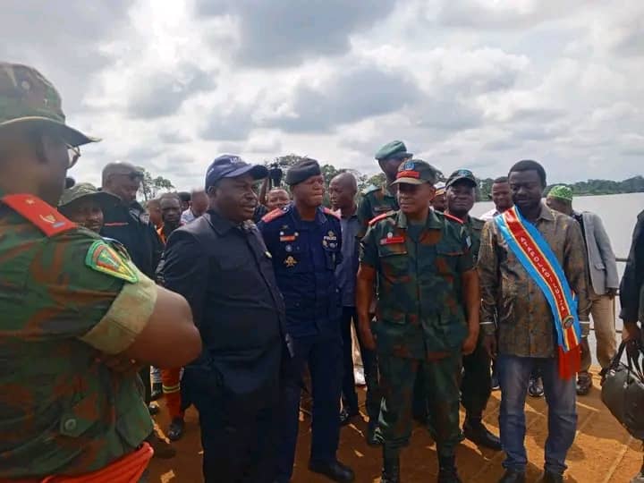 Kasaï Central : Le Gouverneur Joseph-Moïse Kambulu en mission de renforcement de la sécurité et de la cohésion sociale à Luiza