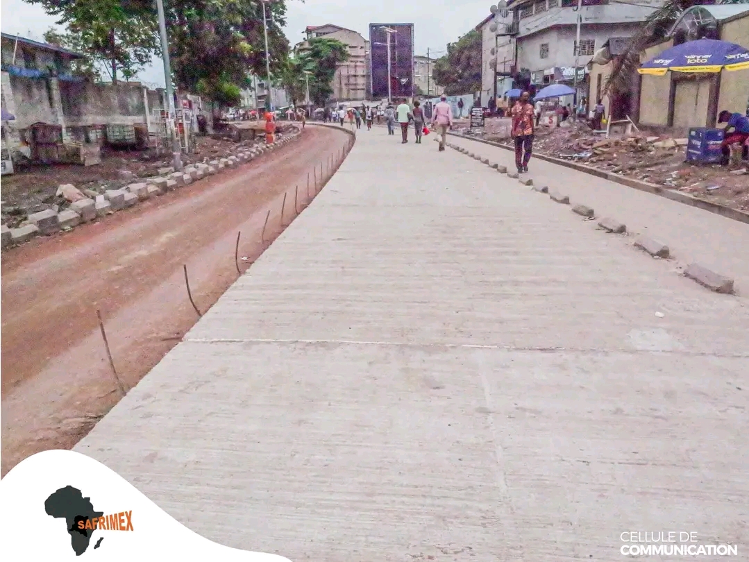 Kinshasa: fini le béton sur la première bande de l&rsquo;avenue Kabambare axe Itaga-Flambeau, Safrimex accélère les travaux