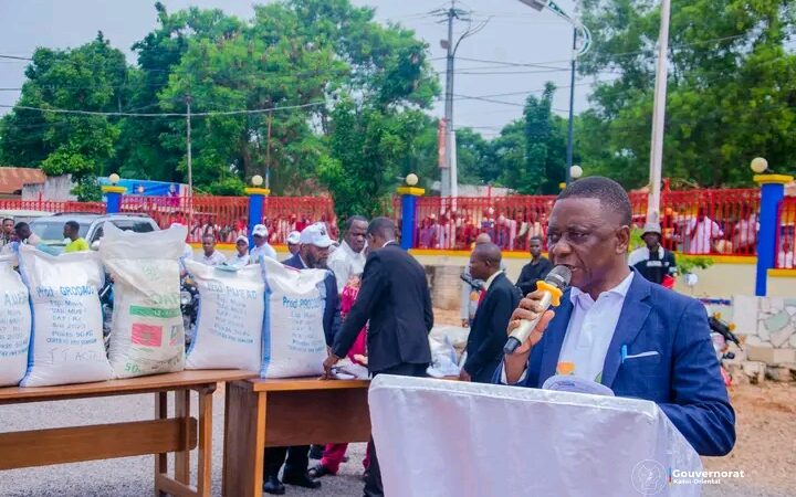 Kasaï oriental : Jean-Paul Mbwebwa suspend l’inspecteur provincial de l’Agriculture, Isidore Tshipanza, pour trafic d’influence et manquements administratifs