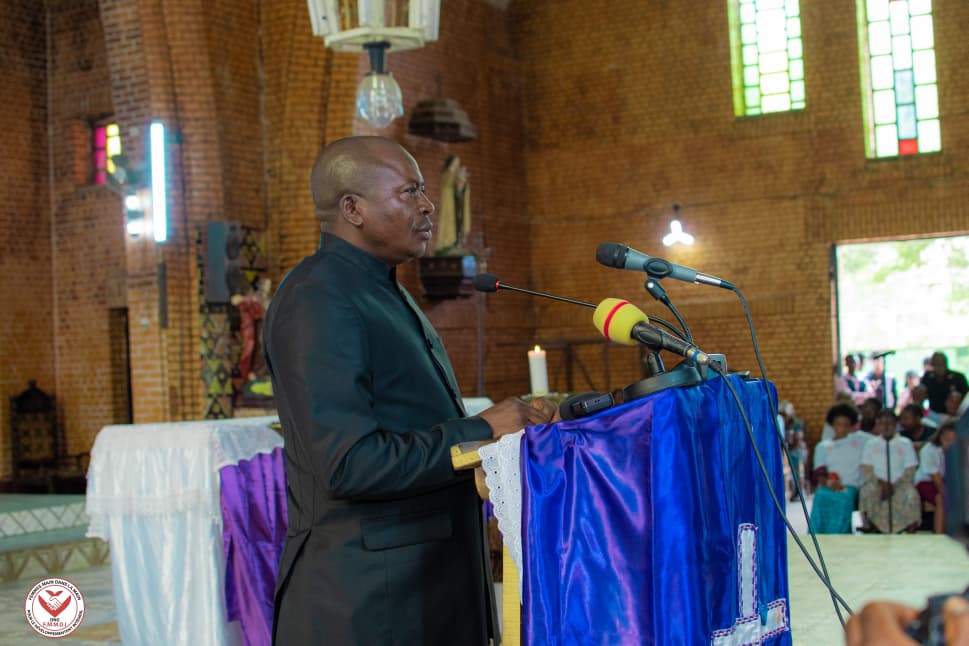 Mois de la femme au Kasaï-Central : Joseph Moïse Kambulu réaffirme l’engagement du gouvernement à accompagner les initiatives féminines