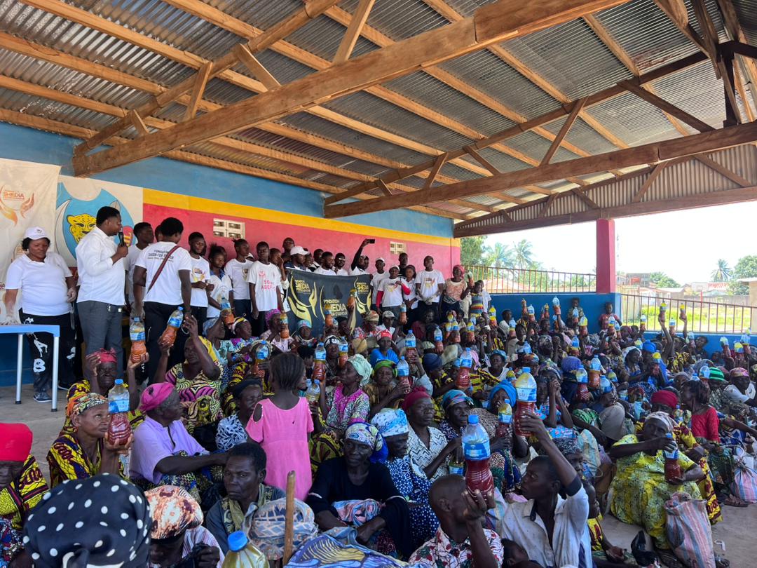 Journée internationale des droits des femmes à Lomami : la Fondation Shedia Foyer d’amour assiste les veuves de Mwene-Ditu en vivres et non-vivres