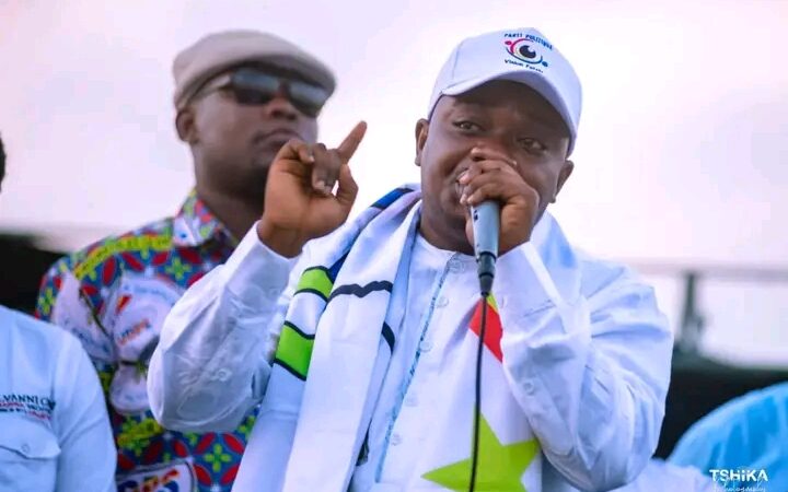 Lomami : à Mwene-Ditu, Orts Ilunga Kazadi appelle la population à l’unité  et soutien le changement de la Constitution