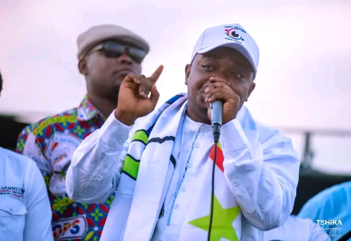 Lomami : à Mwene-Ditu, Orts Ilunga Kazadi appelle la population à l’unité  et soutien le changement de la Constitution