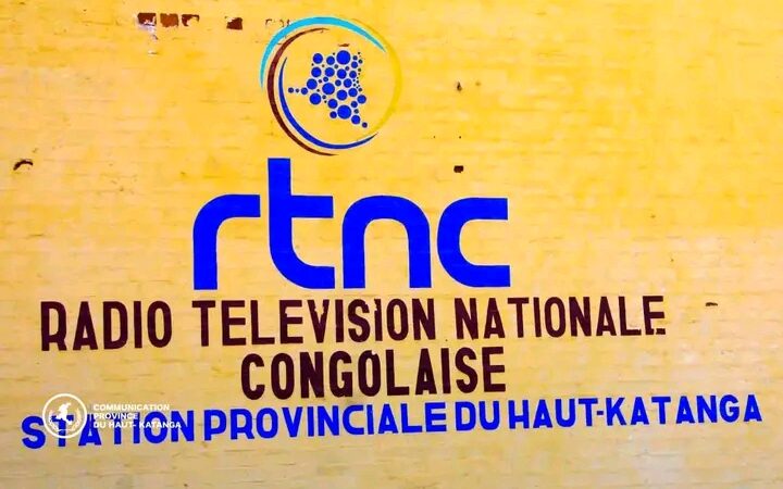 Haut-Katanga : après près d&rsquo;une année d&rsquo;interruption, la RTNC reprend ses émissions télévisées grâce à un nouvel émetteur offert par Martin Kazembe Shula