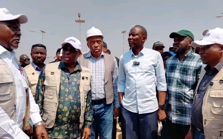 Caravane infrastructurelle : l&rsquo;OVD présente au ministre des ITP l&rsquo;évolution des chantiers de voirie et de lutte anti-érosive à Mbujimayi