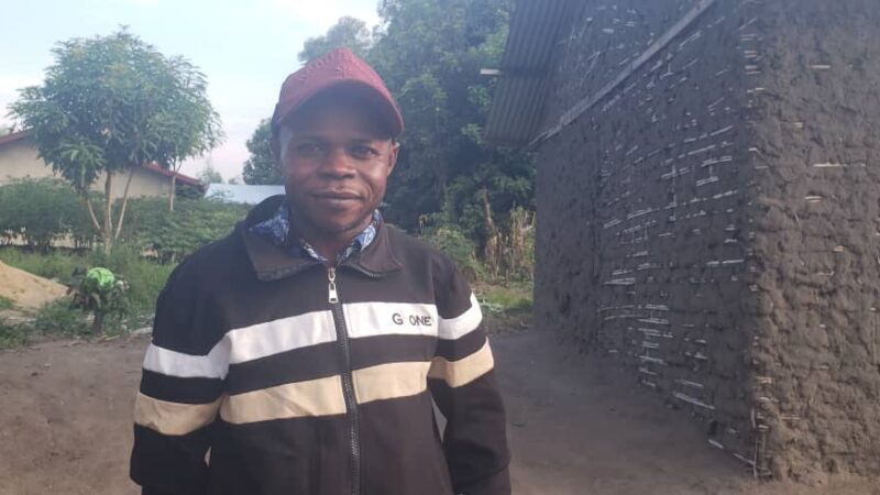 Ituri : à Fichama, le chef du village annonce la vente des parcelles inhabitées pour renforcer la sécurité