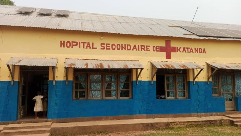Kasaï oriental : faute de capacité d’accueil, des lits offerts par Bruno Tshibala à l’hôpital de Katanda se détériorent depuis plus de 15 ans