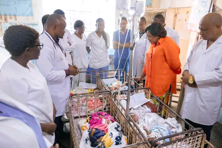 Kasaï oriental : Denise Nyakeru Tshisekedi au chevet des patients de l’Hôpital Bonzola à travers la Fondation LONA