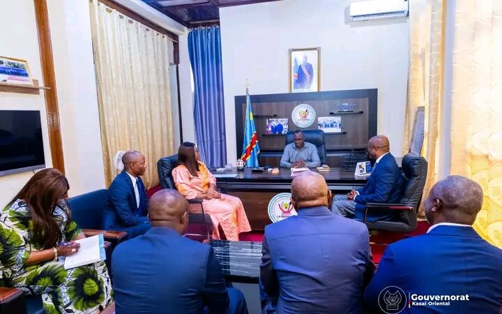 Kasaï oriental : le ministère des Mines annonce à Jean-Paul Mbwebwa l’établissement prochain d’un centre de négoce pour mieux évaluer et valoriser les minerais artisanaux