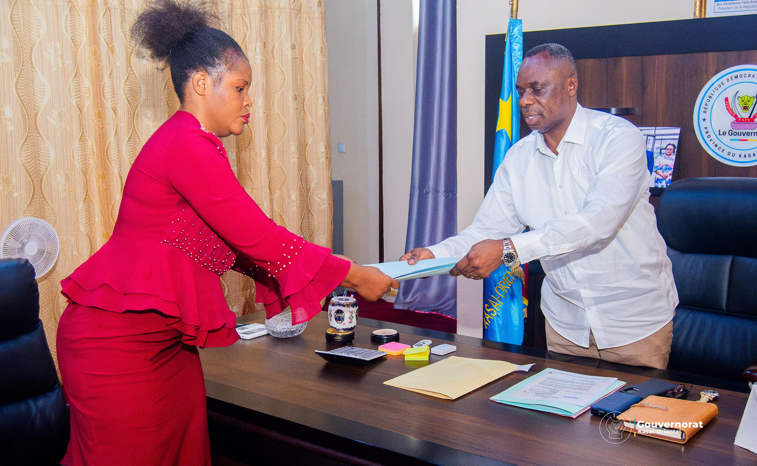 Rétrocession impayée : Rachel Kapinga de la nouvelle société civile congolaise présente à Jean-Paul Mbwebwa les résultats du plaidoyer mené à Kinshasa