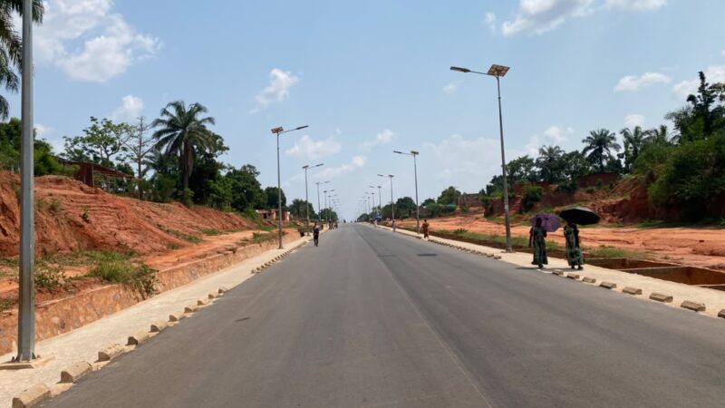 Kasaï oriental : satisfait des travaux de lutte antiérosive à Mbala wa Citolo et de construction de l’avenue Mgr Nkongolo, l’OVD annonce la réception technique