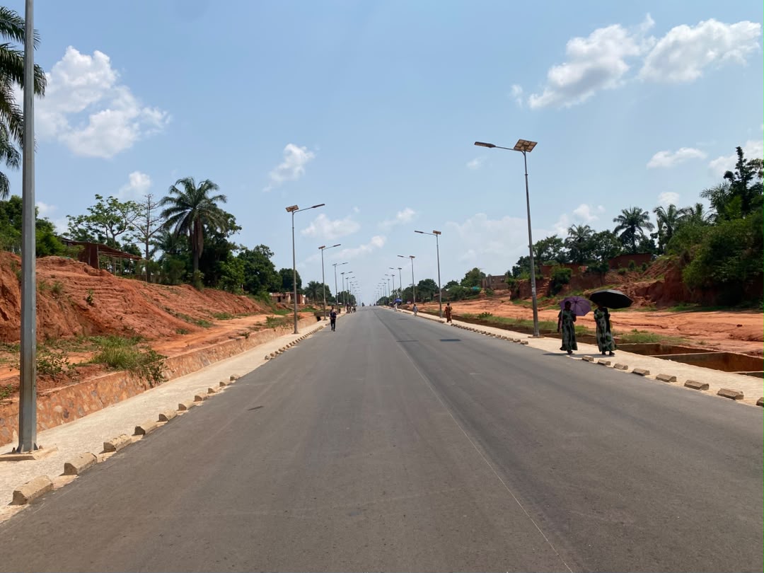 Kasaï oriental : satisfait des travaux de lutte antiérosive à Mbala wa Citolo et de construction de l’avenue Mgr Nkongolo, l’OVD annonce la réception technique