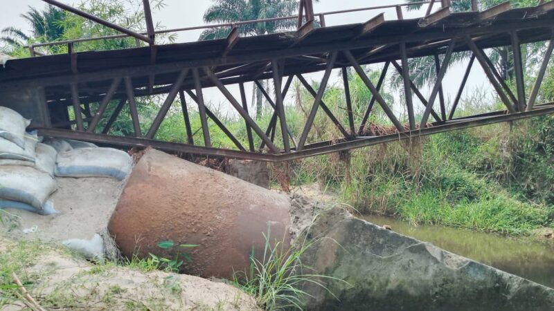Kasaï oriental : Albert Kalonji interpelle les élus sur le délabrement du pont Kalenga, qui menace les usagers et entrave l’évacuation des produits agricoles