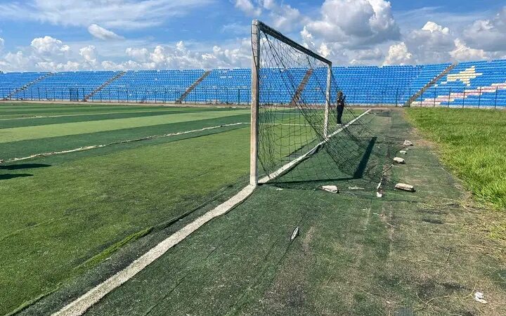 Kasaï oriental : faute de stade homologué, les clubs de Mbujimayi sont contraints de recevoir ailleurs, malgré les promesses de Katambayi, Mosengo et Mpanda