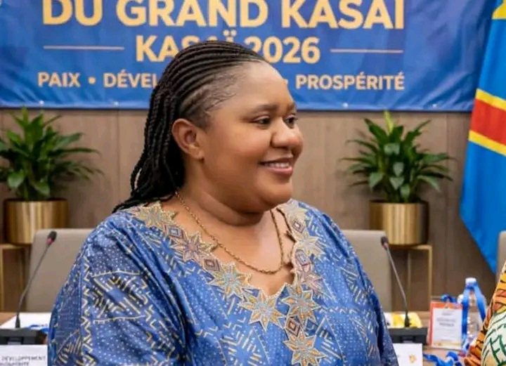 Crise sécuritaire en RDC : Carine Kalenga interpelle Joseph Kabila et appelle les Congolais à l’unité