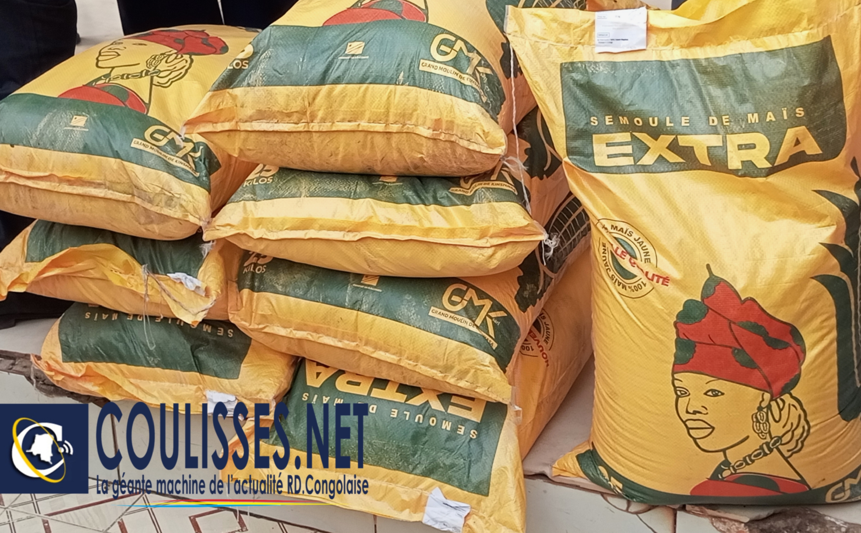Kasaï oriental : Jean-Paul Mbwebwa réceptionne plus de 7 500 sacs de farine du ministère de l’Économie et appelle au respect du prix de 20 000 FC par sac