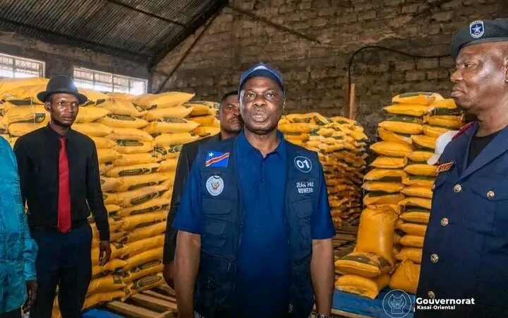 Kasaï oriental : après sa visite des points de vente, Jean-Paul Mbwebwa Kapo rassuré sur de nouveaux approvisionnements en farine de maïs et 100 sites de vente à Mbujimayi