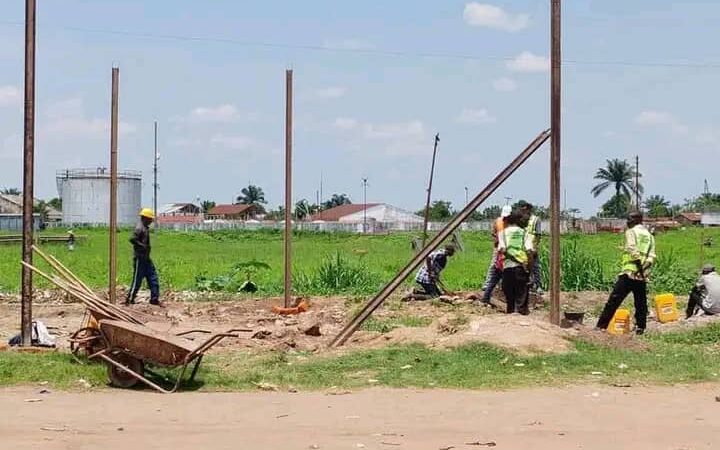 Lomami : le maire Gérard Tshibanda Kabwe clarifie les zones d’ombre autour du parking moderne à Mwene-Ditu