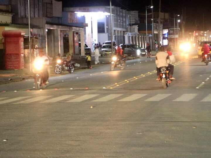 Ituri : la CNPR installe des séparateurs réflecteurs pour sécuriser la circulation à Bunia