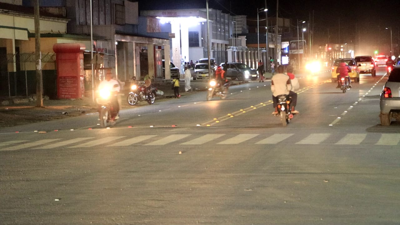 Ituri : la CNPR installe des séparateurs réflecteurs pour sécuriser la circulation à Bunia