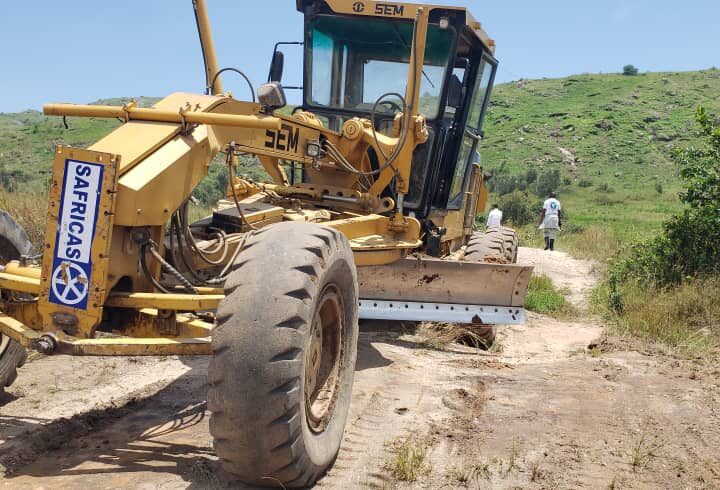 Ituri : la Fondation Kalyomo ouvre la route vers le nouveau cimetière Nande à Djokodjo