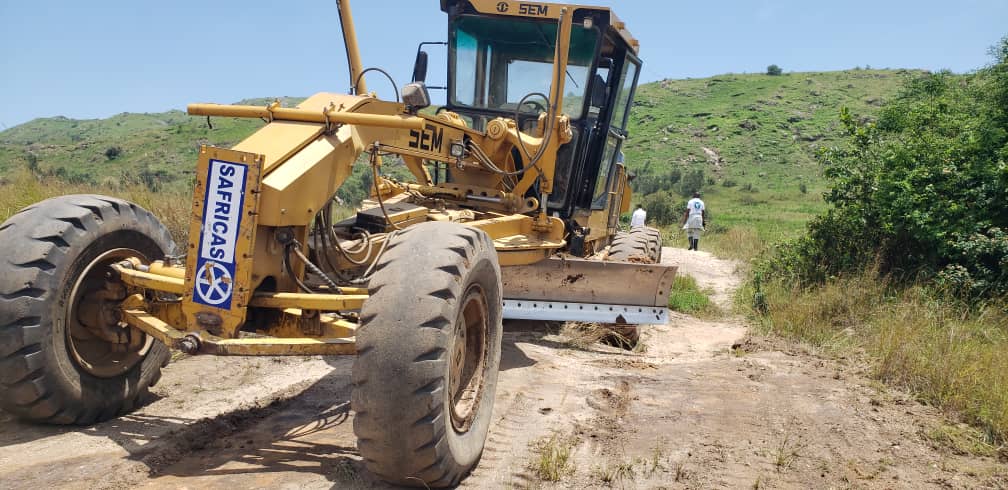 Ituri : la Fondation Kalyomo ouvre la route vers le nouveau cimetière Nande à Djokodjo