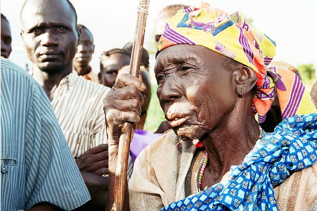 Journée internationale des personnes âgées : le Parlement citoyen appelle à renforcer leur protection en RDC